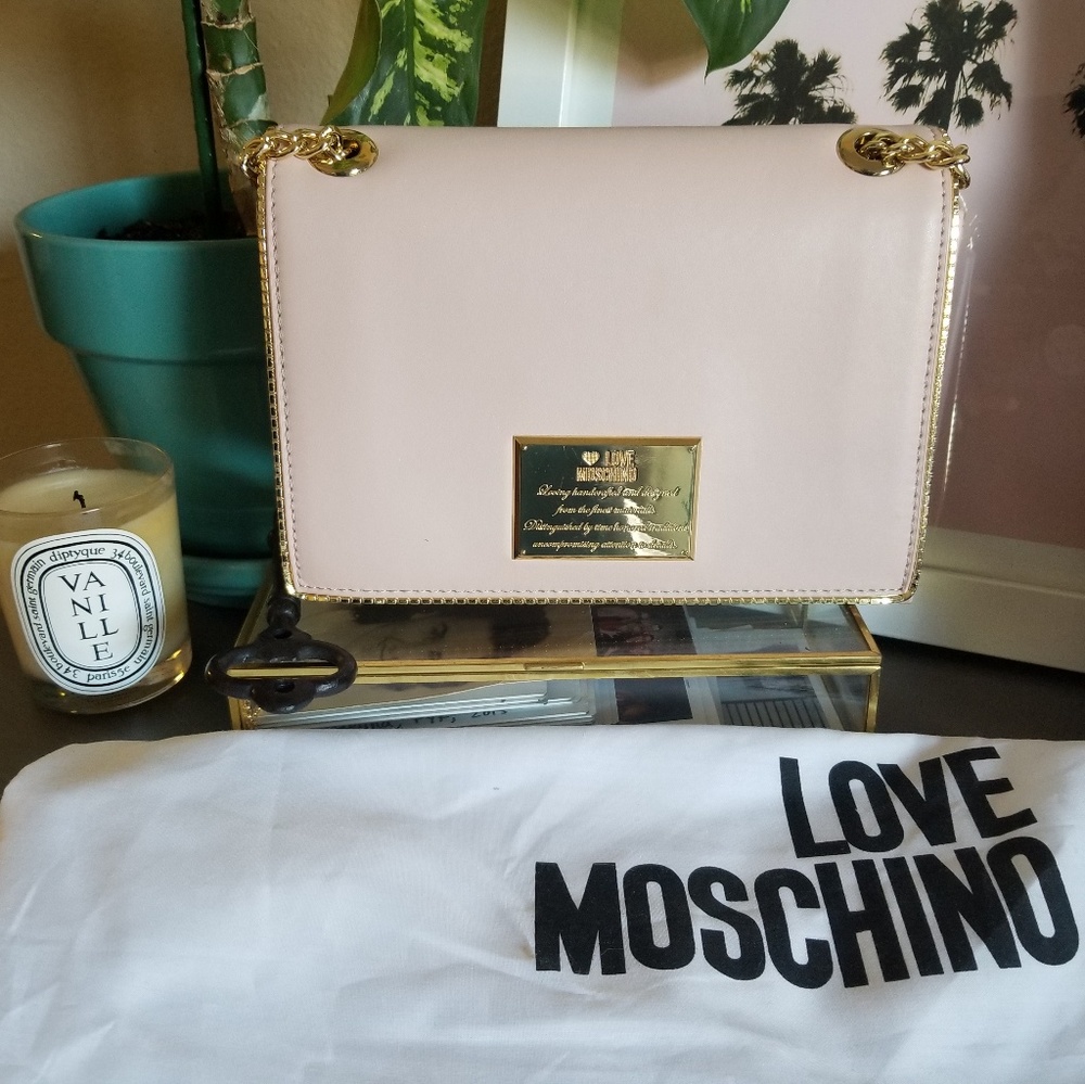 Love Moschino shoulder bag with adjustable chain